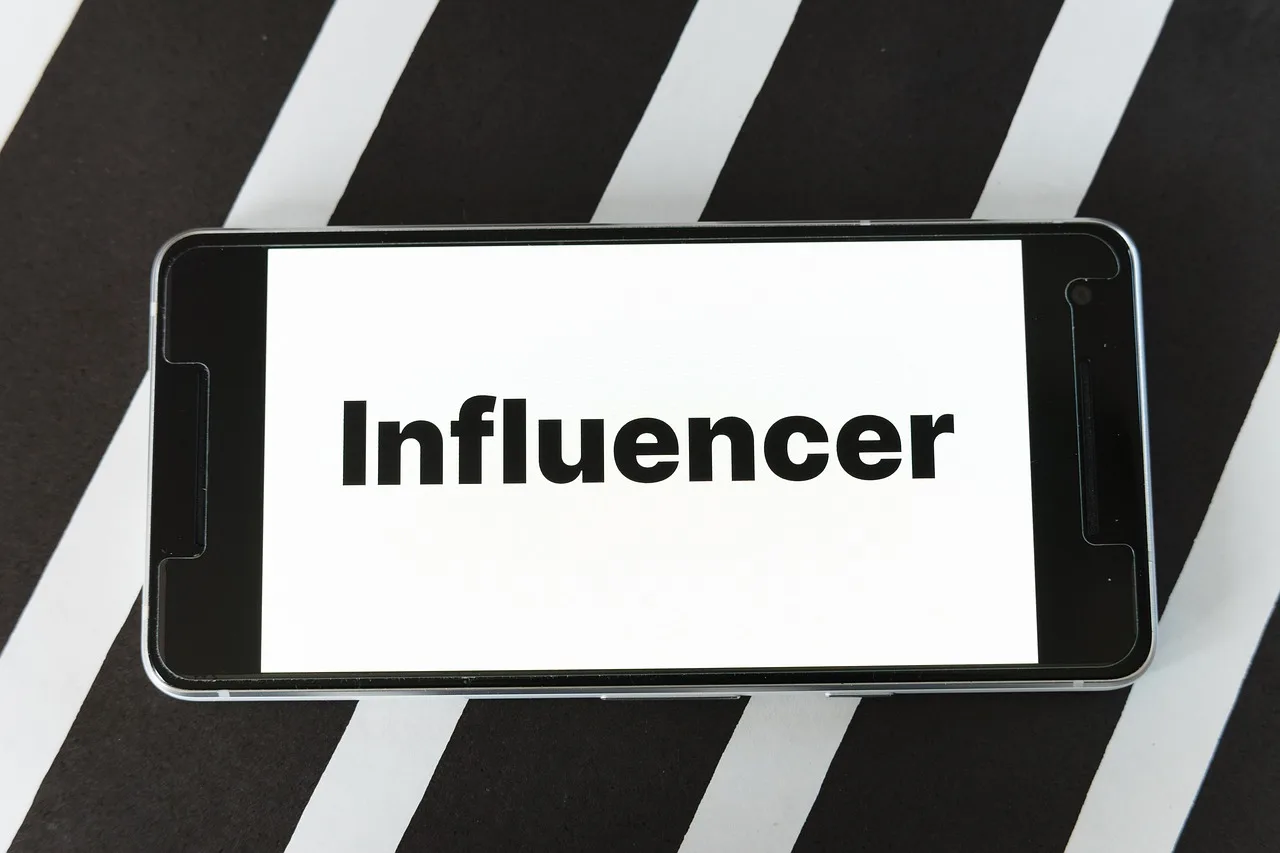 mockup, screen, smartphone, website, blog, word, influencer, brand, branding, marketing, instagram, youtube, facebook, group, community, network, communication, social, connection, platform, internet, influencer, influencer, influencer, influencer, influencer. One shared campaign record keeps an influencer partnership from drifting