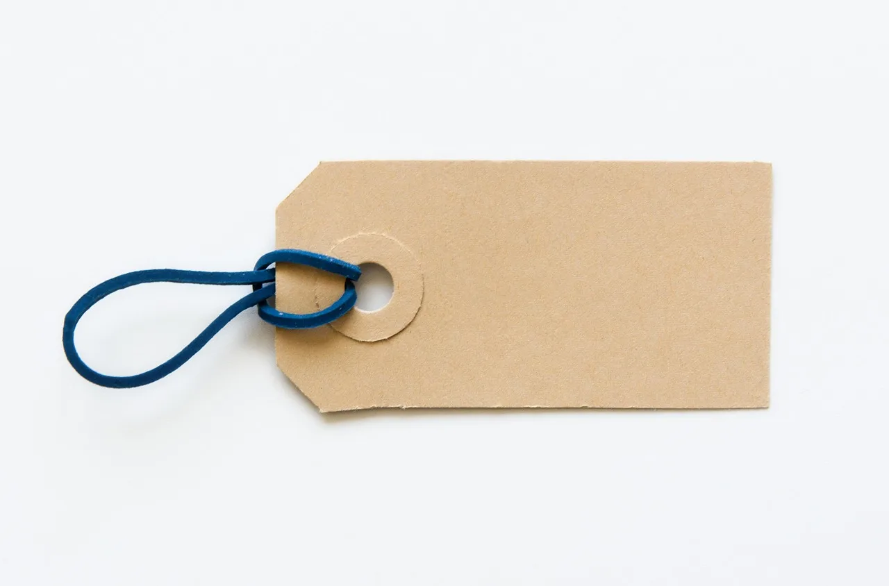 label, kraft, brown, paper, tag, template, design, blank, empty, mockup, copy, rubber band, design resource, tagging, label, tag, tag, tag, tag, tag. The nearby product versus the exact one: a social commerce tagging mistake that drives returns